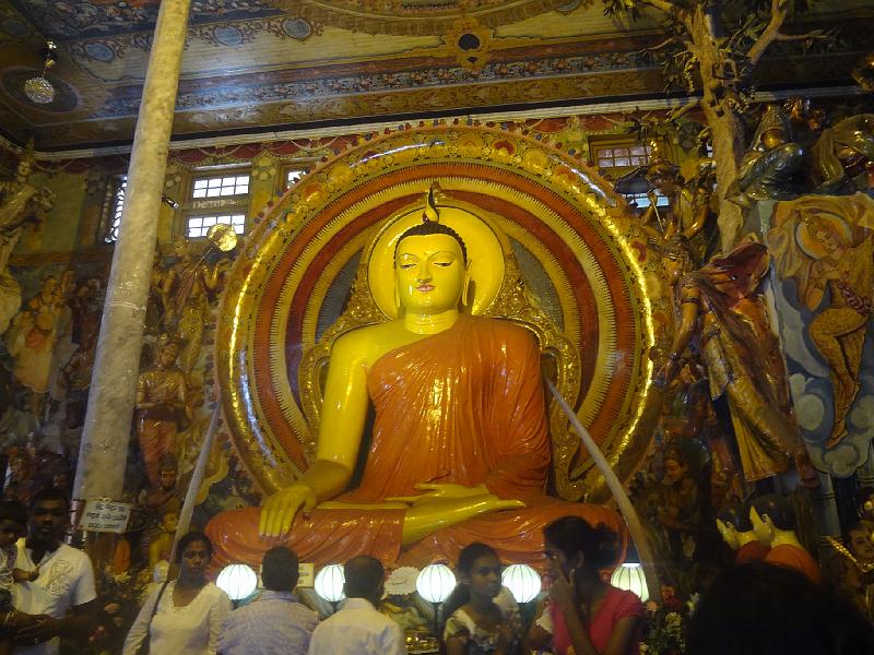 DSC03120.JPG - Sep 8-12, 2014 寺廟Kotte Raja Maha Viharaya (斯里蘭卡，可倫坡) [Kotte Raja Maha Viharaya, Colombo, Sri Lanka]-48